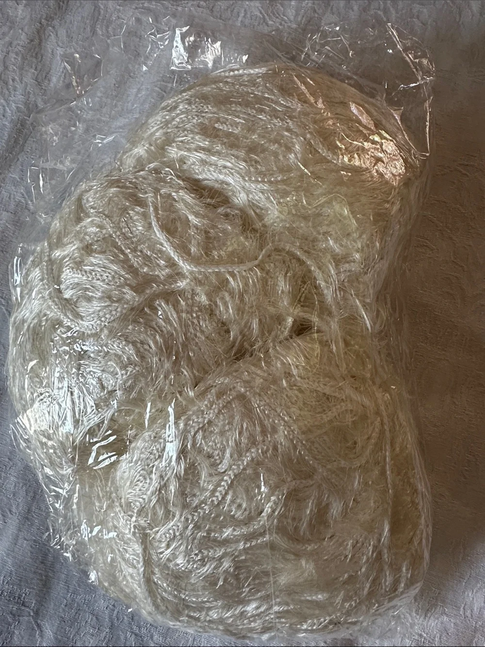 Yarn Eyelash Off White